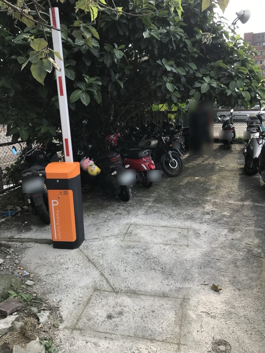 場內側柵欄機,地面切割埋設感應線圈