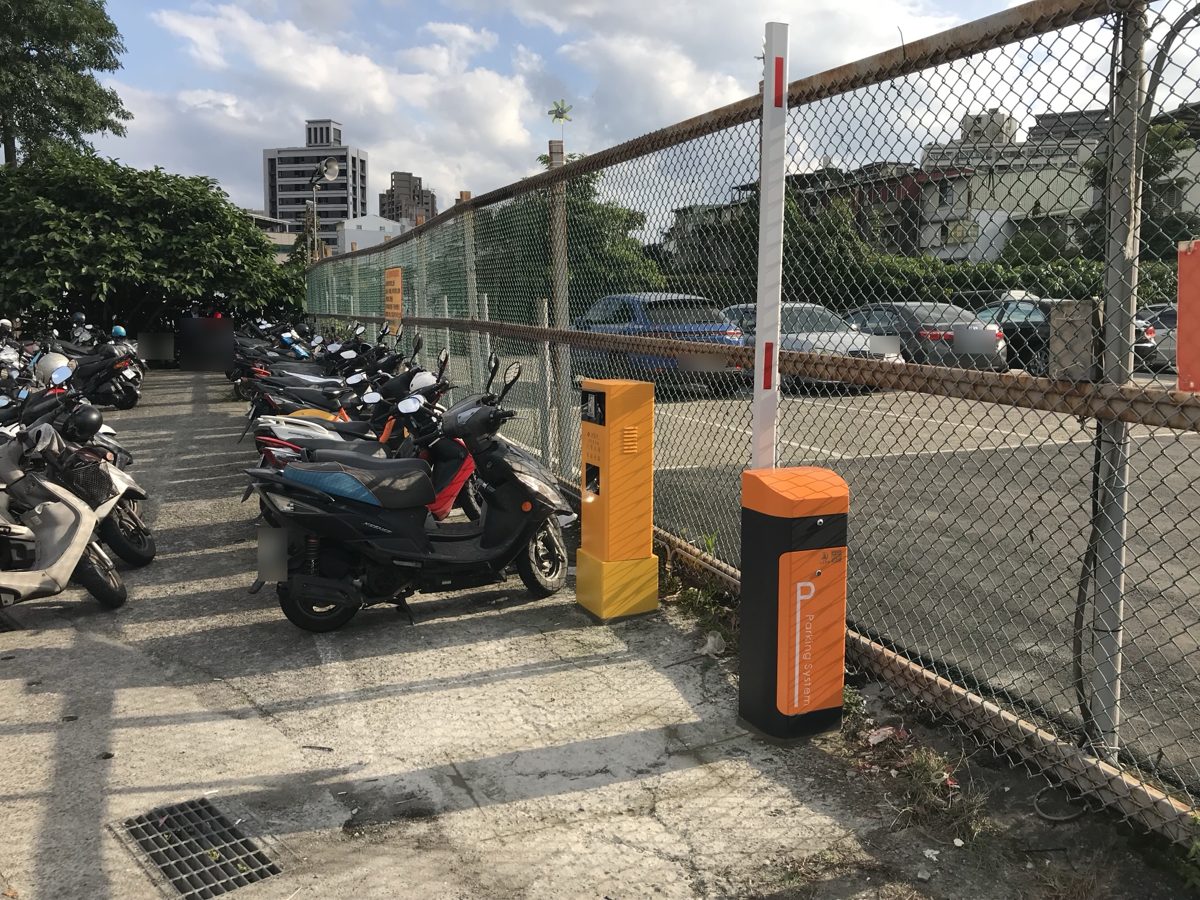 出口新設柵欄機與代幣投幣機
