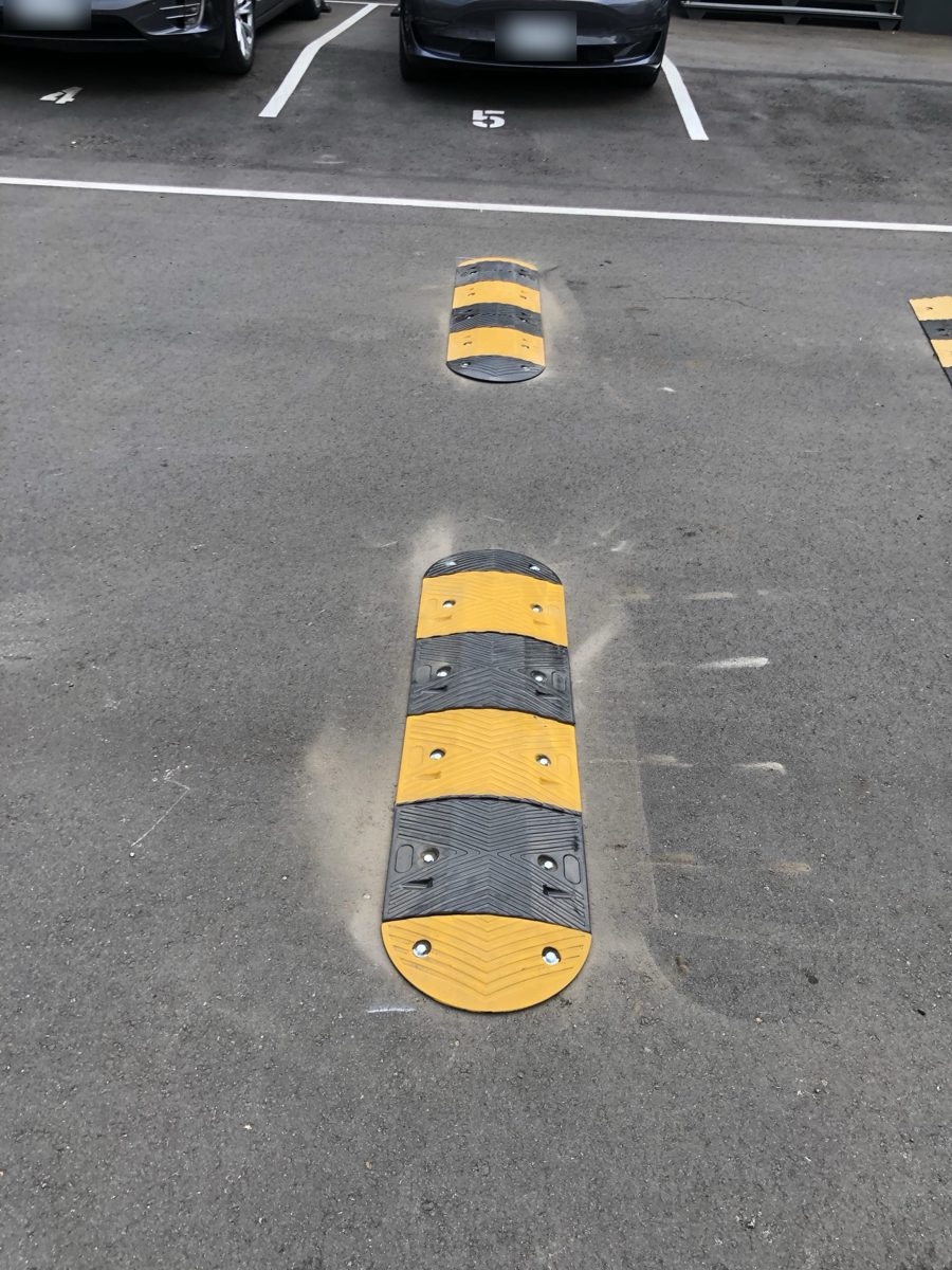 完工:螺栓鎖緊,邊緣貼合地面