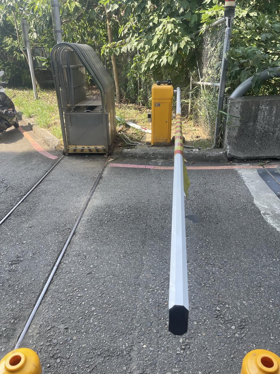 新北五股 公部門停車場（北門）更換擋桿